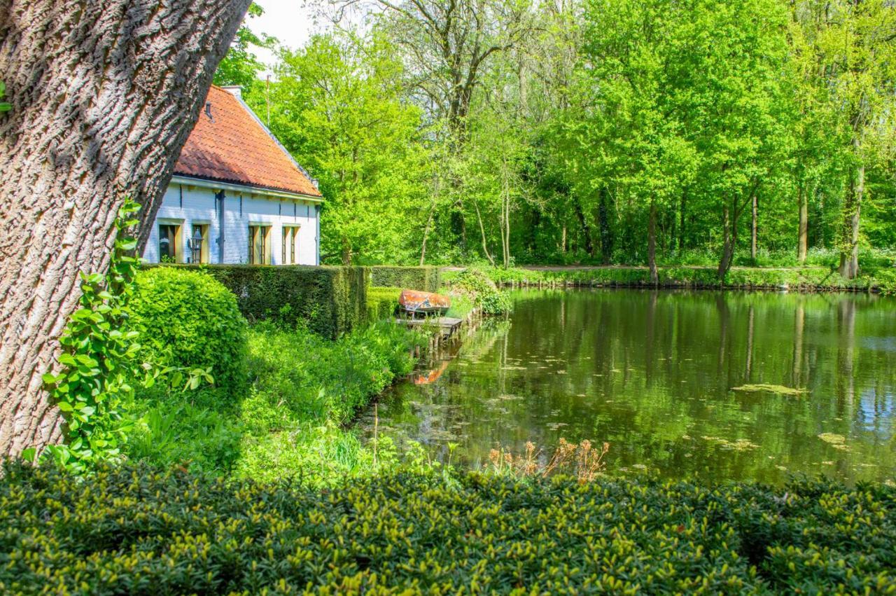 Het Kasteel Van Rhoon Het Koetshuys Bed and Breakfast Exteriör bild